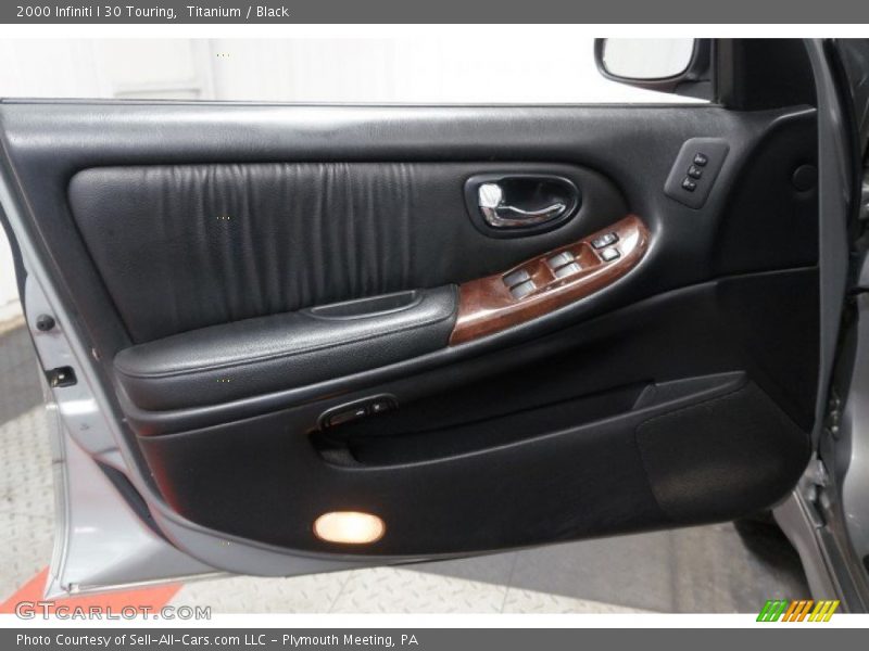 Titanium / Black 2000 Infiniti I 30 Touring