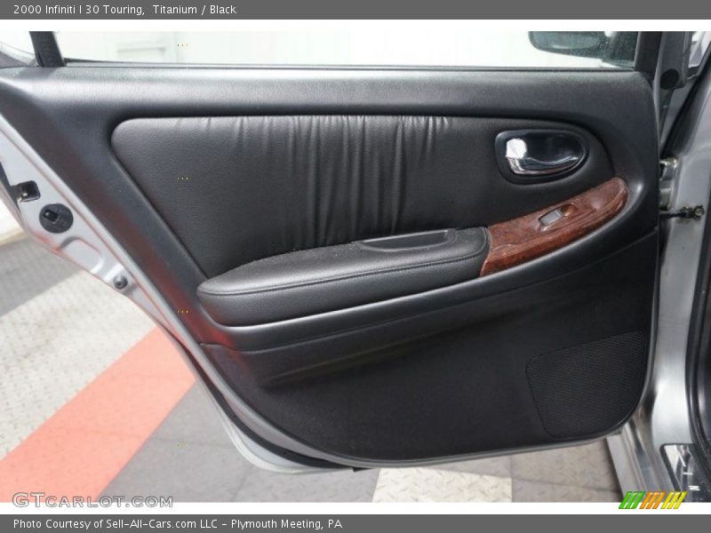 Titanium / Black 2000 Infiniti I 30 Touring