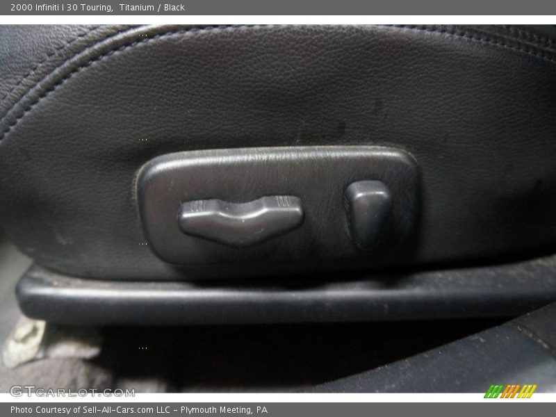 Titanium / Black 2000 Infiniti I 30 Touring