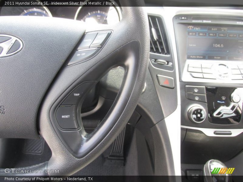 Iridescent Silver Blue Metallic / Black 2011 Hyundai Sonata SE