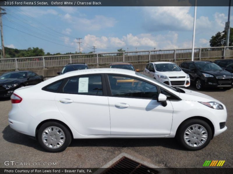 Oxford White / Charcoal Black 2016 Ford Fiesta S Sedan