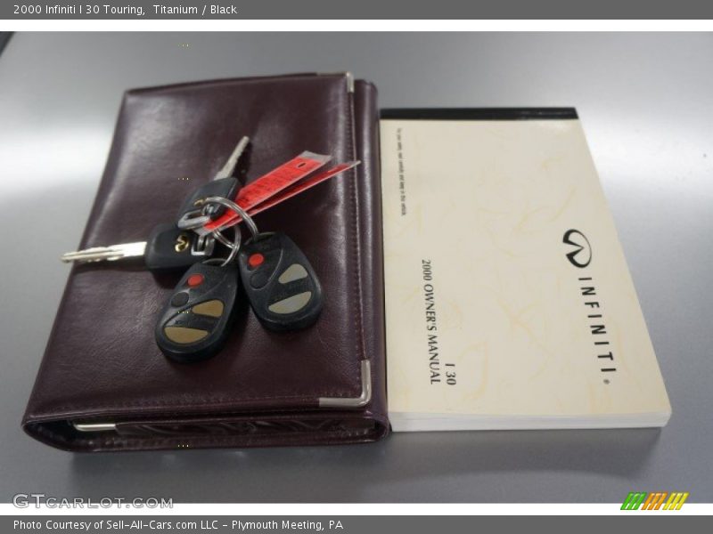 Titanium / Black 2000 Infiniti I 30 Touring