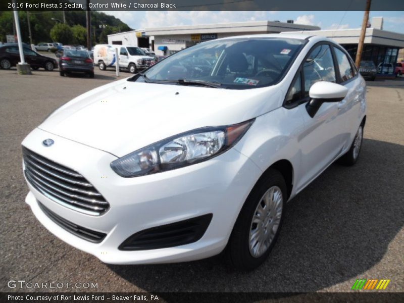 Oxford White / Charcoal Black 2016 Ford Fiesta S Sedan