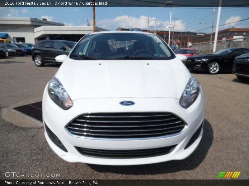 Oxford White / Charcoal Black 2016 Ford Fiesta S Sedan