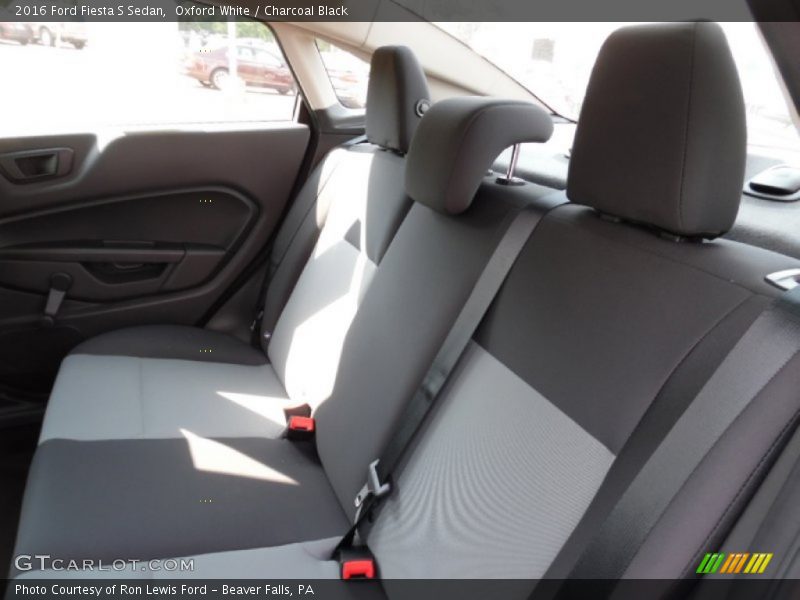 Oxford White / Charcoal Black 2016 Ford Fiesta S Sedan