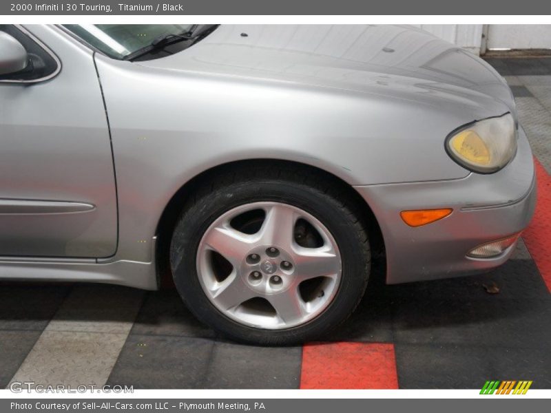 Titanium / Black 2000 Infiniti I 30 Touring