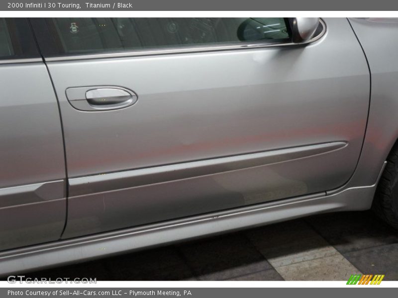 Titanium / Black 2000 Infiniti I 30 Touring