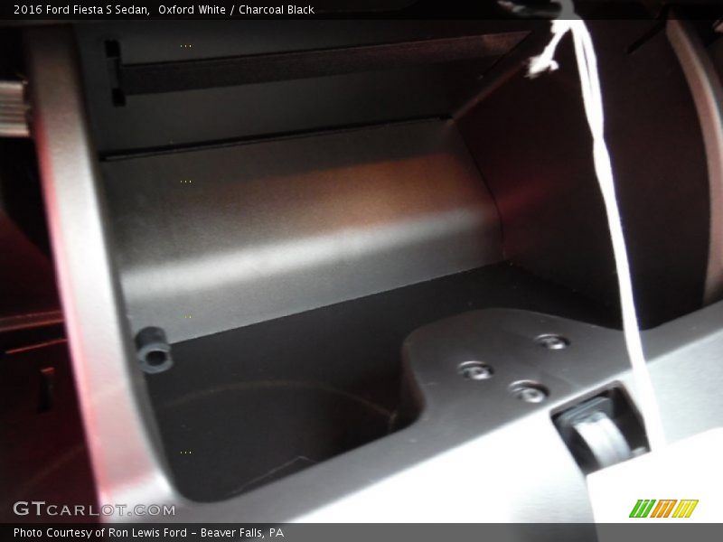 Oxford White / Charcoal Black 2016 Ford Fiesta S Sedan