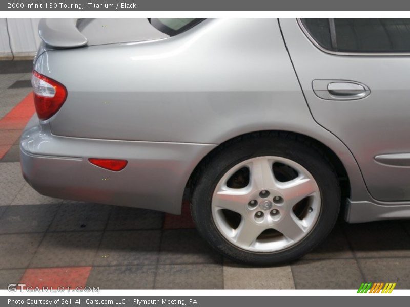 Titanium / Black 2000 Infiniti I 30 Touring