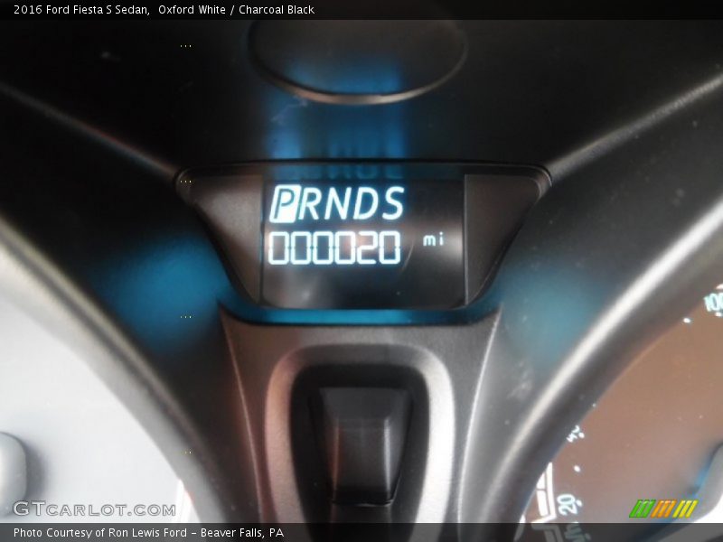 Oxford White / Charcoal Black 2016 Ford Fiesta S Sedan
