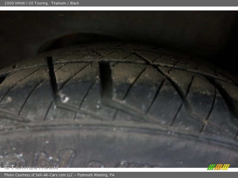 Titanium / Black 2000 Infiniti I 30 Touring