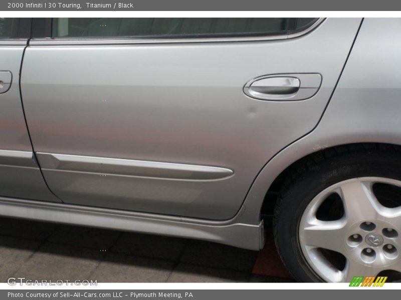 Titanium / Black 2000 Infiniti I 30 Touring
