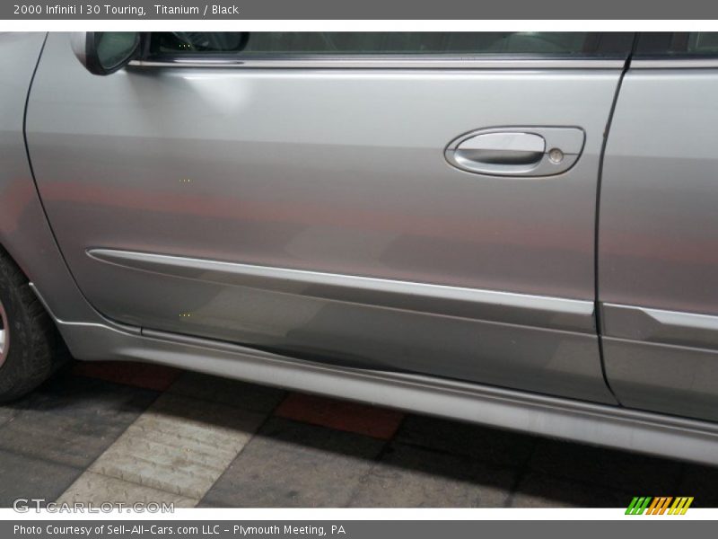 Titanium / Black 2000 Infiniti I 30 Touring
