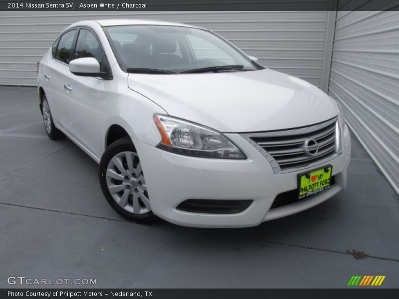 Aspen White / Charcoal 2014 Nissan Sentra SV