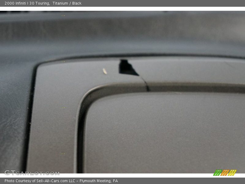 Titanium / Black 2000 Infiniti I 30 Touring