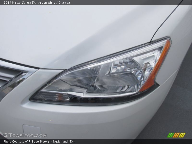Aspen White / Charcoal 2014 Nissan Sentra SV