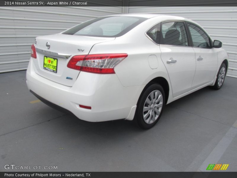 Aspen White / Charcoal 2014 Nissan Sentra SV