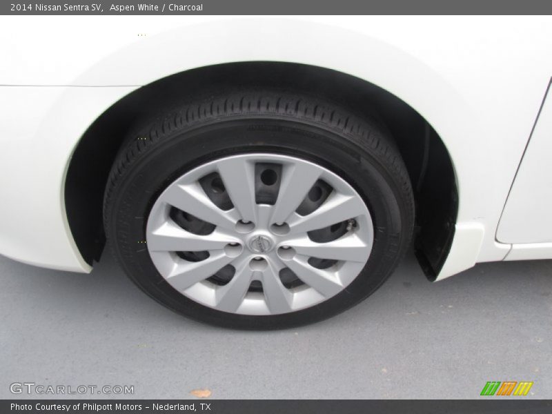 Aspen White / Charcoal 2014 Nissan Sentra SV