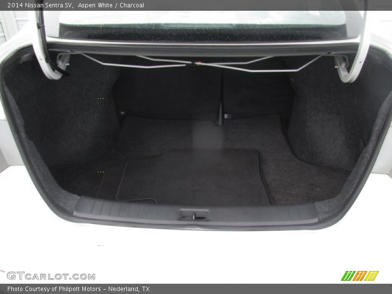 Aspen White / Charcoal 2014 Nissan Sentra SV