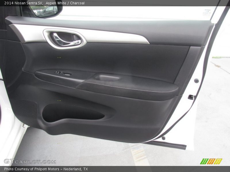 Aspen White / Charcoal 2014 Nissan Sentra SV