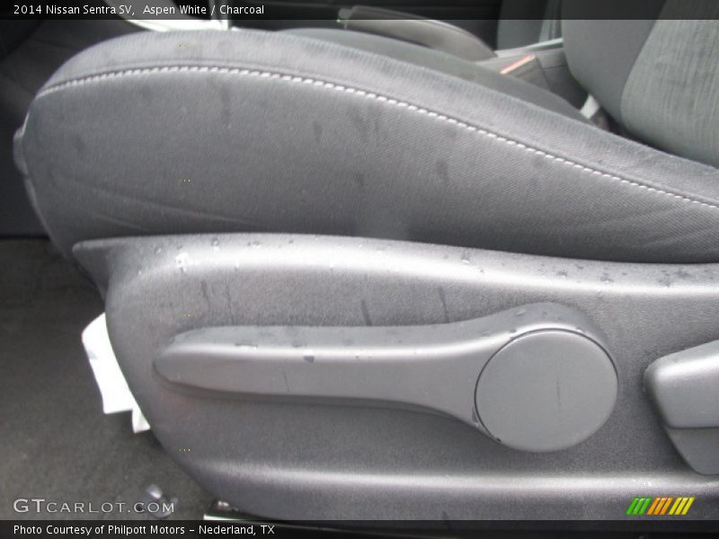 Aspen White / Charcoal 2014 Nissan Sentra SV