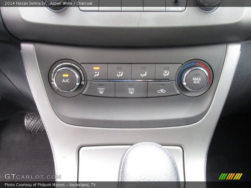 Aspen White / Charcoal 2014 Nissan Sentra SV