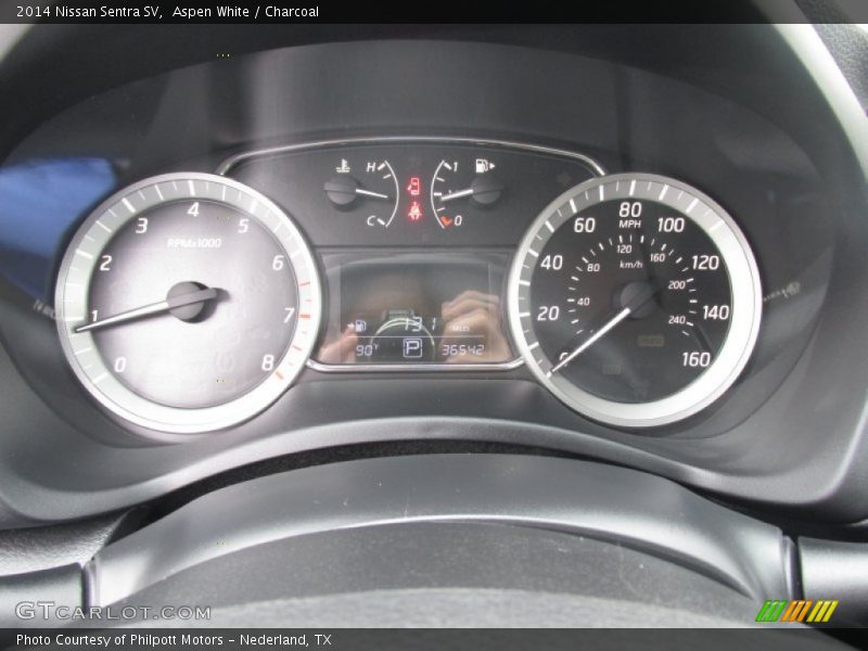 Aspen White / Charcoal 2014 Nissan Sentra SV