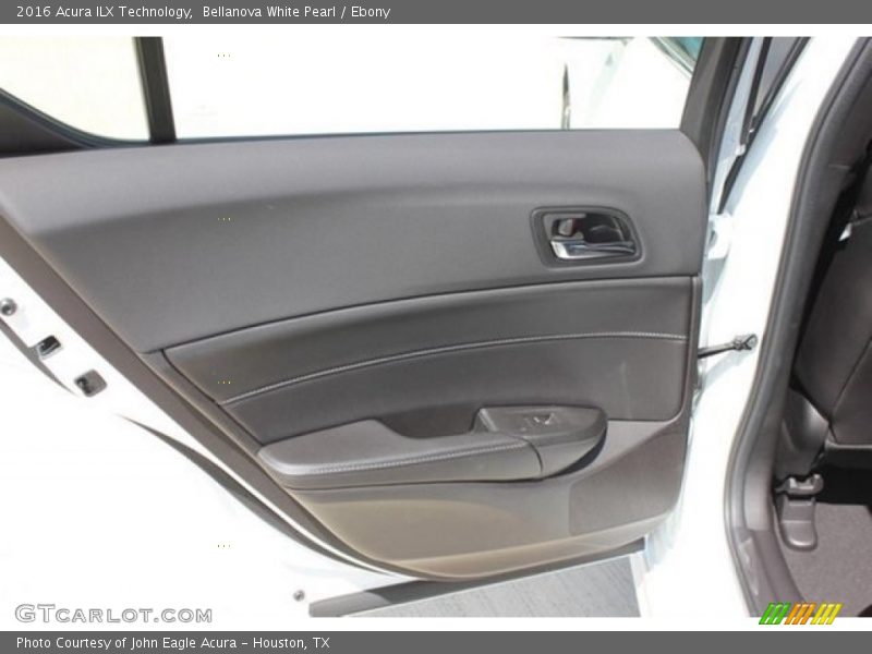 Bellanova White Pearl / Ebony 2016 Acura ILX Technology