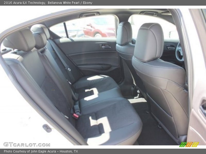 Bellanova White Pearl / Ebony 2016 Acura ILX Technology