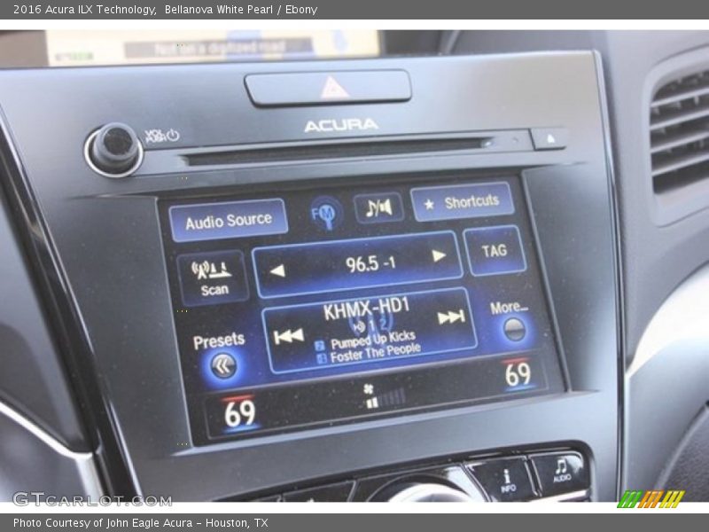Bellanova White Pearl / Ebony 2016 Acura ILX Technology