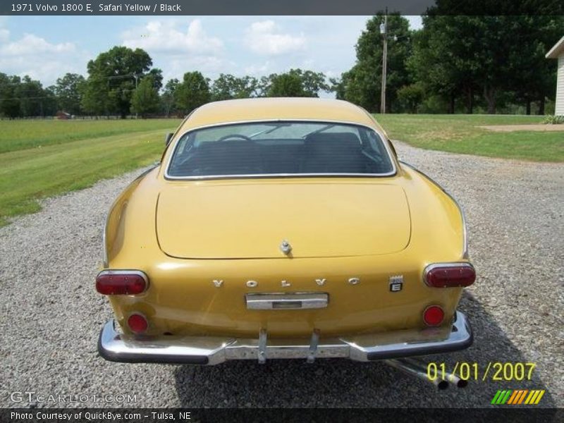 Safari Yellow / Black 1971 Volvo 1800 E