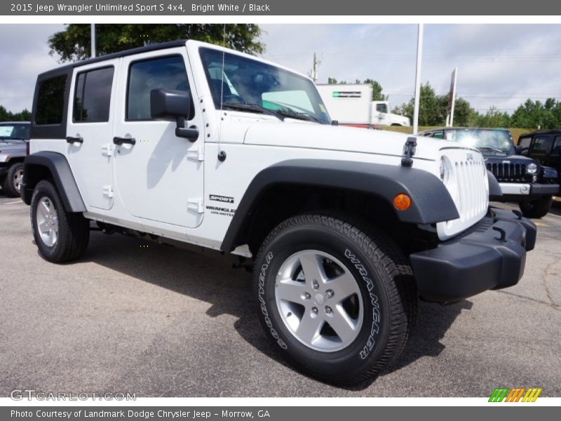 Bright White / Black 2015 Jeep Wrangler Unlimited Sport S 4x4