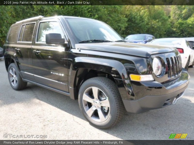 Front 3/4 View of 2016 Patriot High Altitude 4x4