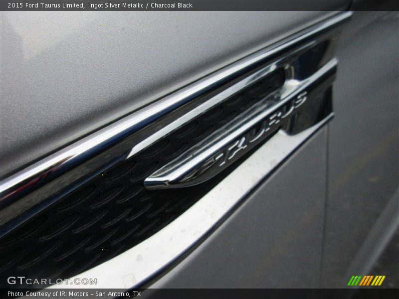 Ingot Silver Metallic / Charcoal Black 2015 Ford Taurus Limited
