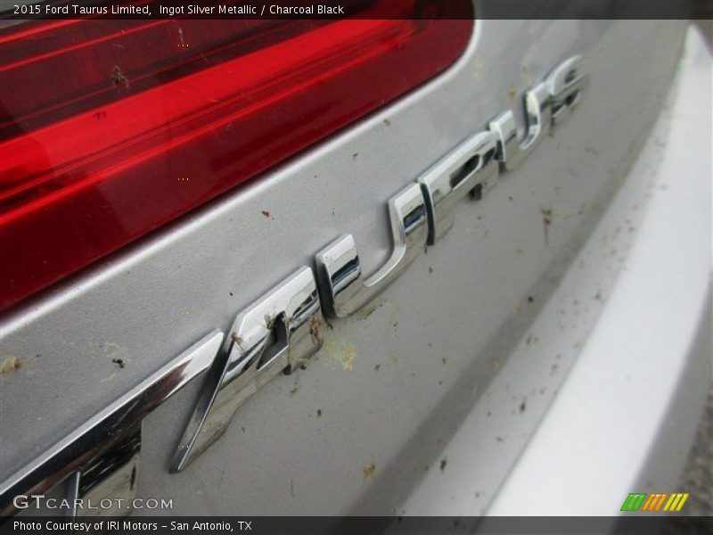 Ingot Silver Metallic / Charcoal Black 2015 Ford Taurus Limited