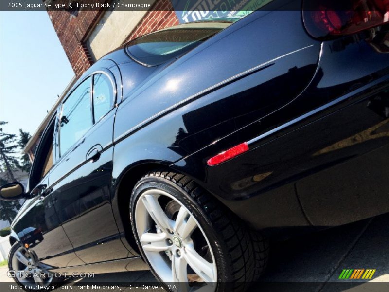 Ebony Black / Champagne 2005 Jaguar S-Type R