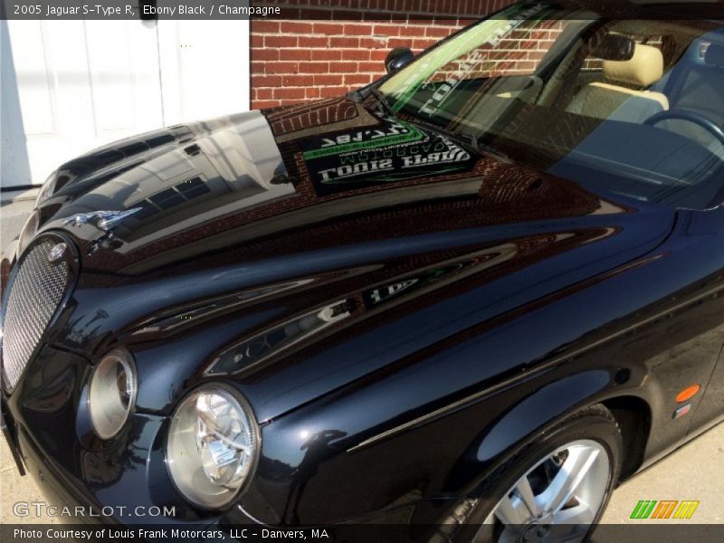Ebony Black / Champagne 2005 Jaguar S-Type R