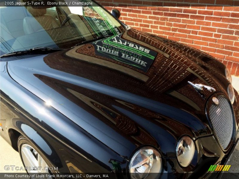 Ebony Black / Champagne 2005 Jaguar S-Type R