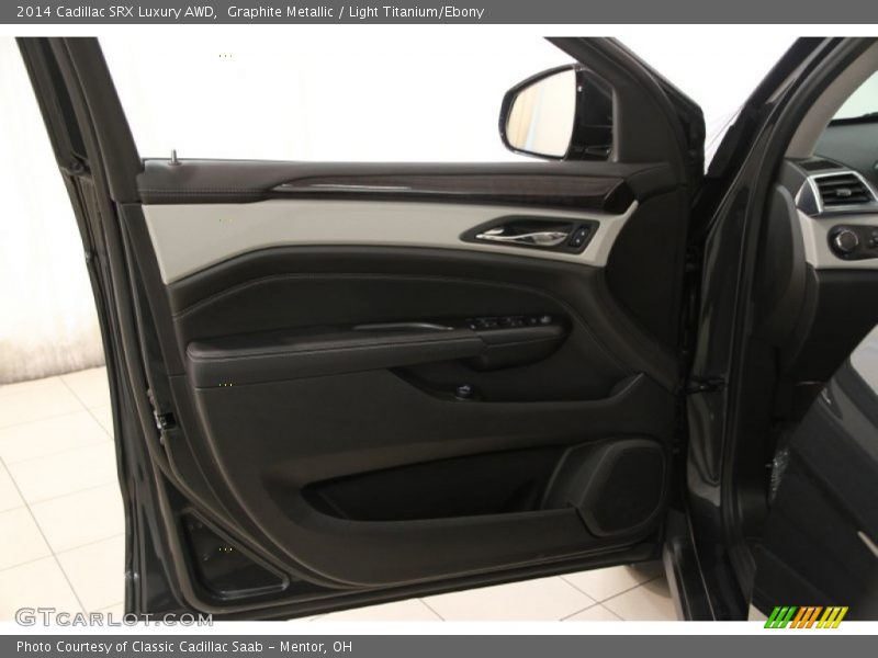 Graphite Metallic / Light Titanium/Ebony 2014 Cadillac SRX Luxury AWD