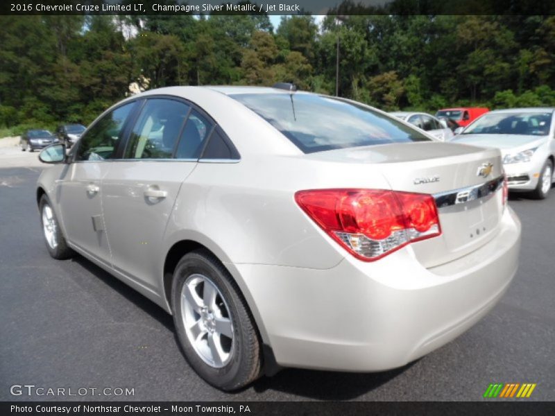 Champagne Silver Metallic / Jet Black 2016 Chevrolet Cruze Limited LT
