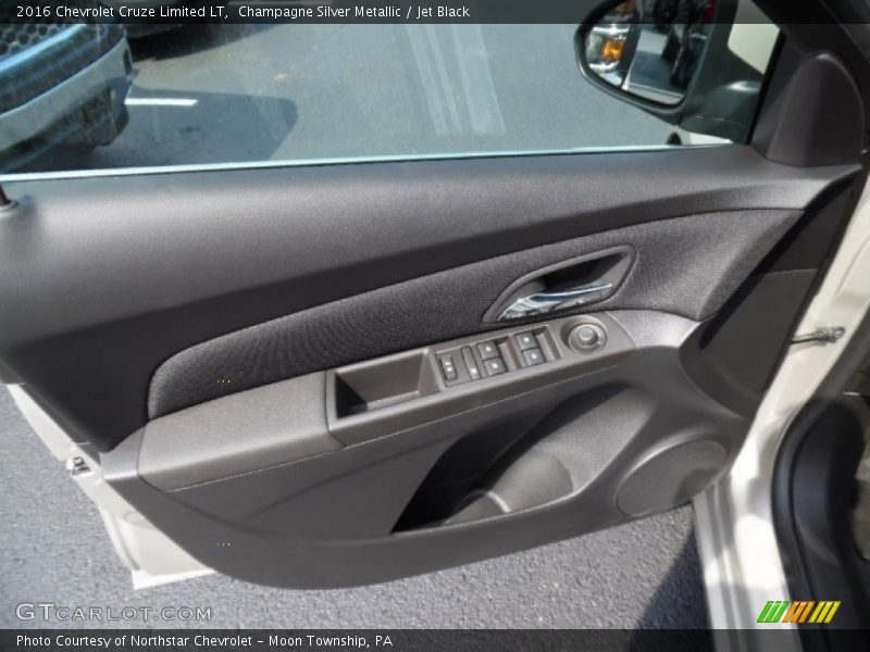Champagne Silver Metallic / Jet Black 2016 Chevrolet Cruze Limited LT