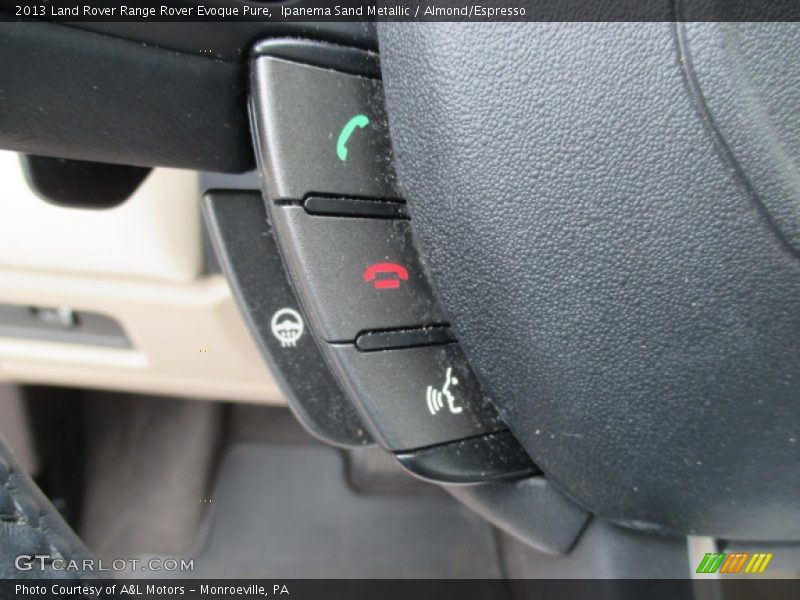 Ipanema Sand Metallic / Almond/Espresso 2013 Land Rover Range Rover Evoque Pure
