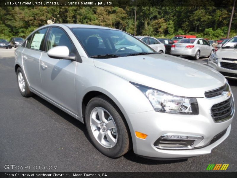 Silver Ice Metallic / Jet Black 2016 Chevrolet Cruze Limited LT