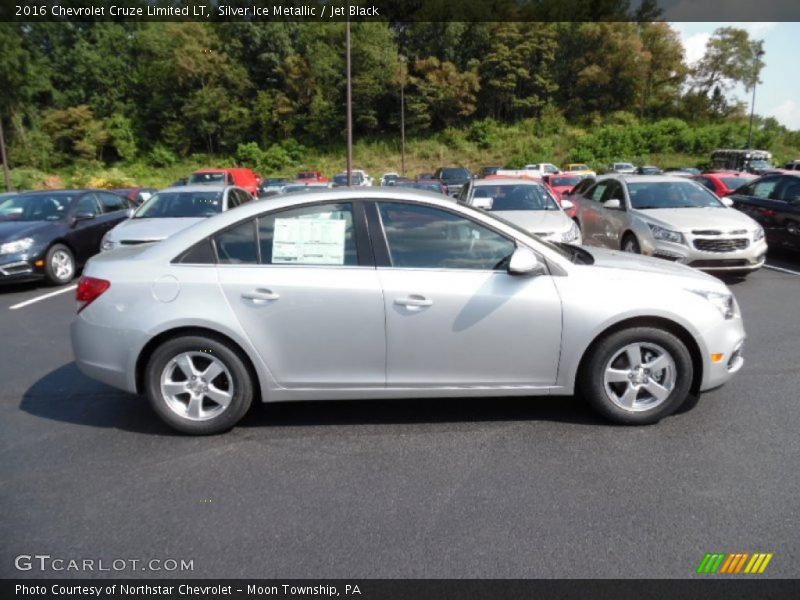 Silver Ice Metallic / Jet Black 2016 Chevrolet Cruze Limited LT