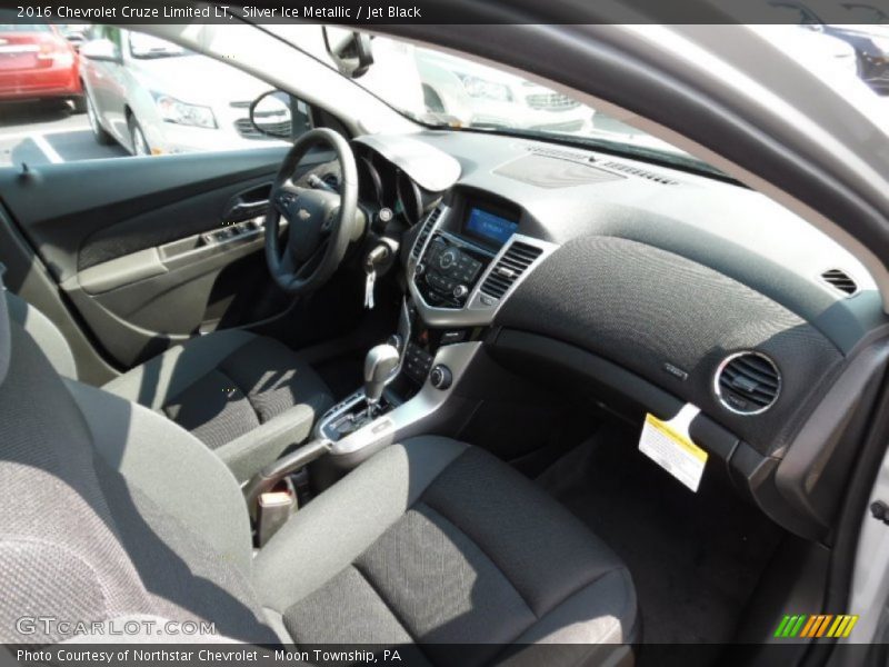 Silver Ice Metallic / Jet Black 2016 Chevrolet Cruze Limited LT