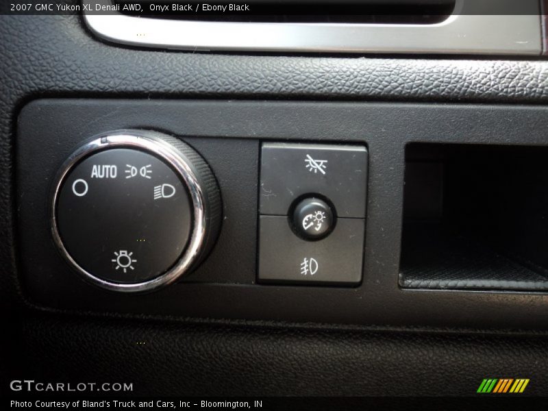 Onyx Black / Ebony Black 2007 GMC Yukon XL Denali AWD