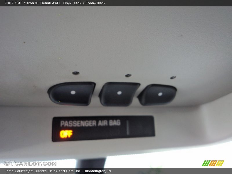 Onyx Black / Ebony Black 2007 GMC Yukon XL Denali AWD