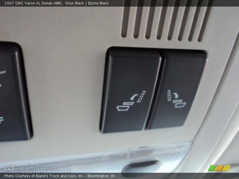Onyx Black / Ebony Black 2007 GMC Yukon XL Denali AWD