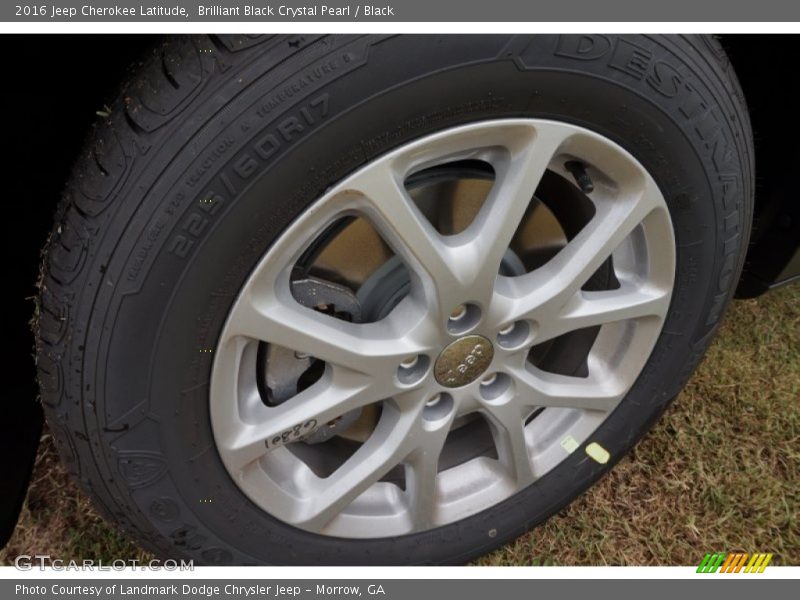 Brilliant Black Crystal Pearl / Black 2016 Jeep Cherokee Latitude