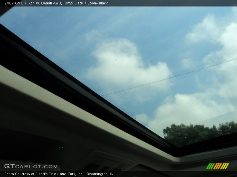Onyx Black / Ebony Black 2007 GMC Yukon XL Denali AWD